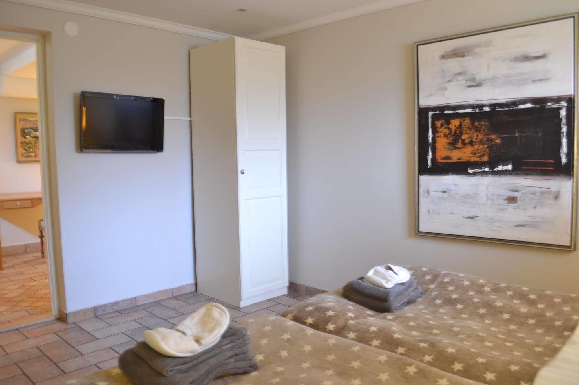 Acomodação com café da manhã  5:ans Bed & Breakfast 2*